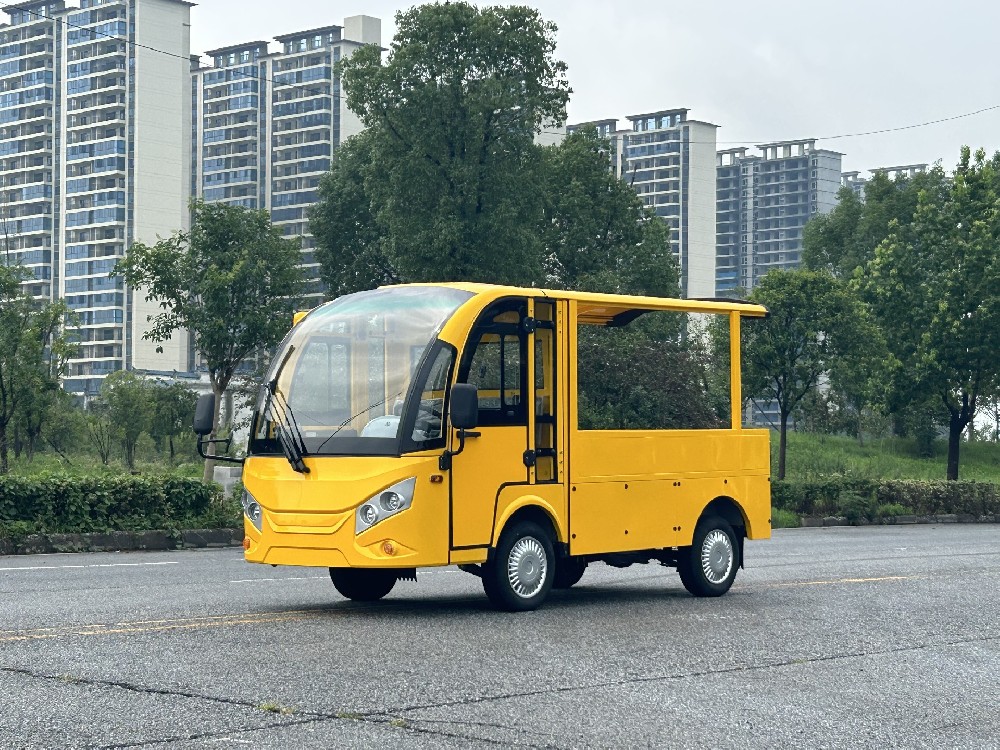 2座封閉貨斗帶頂棚貨車